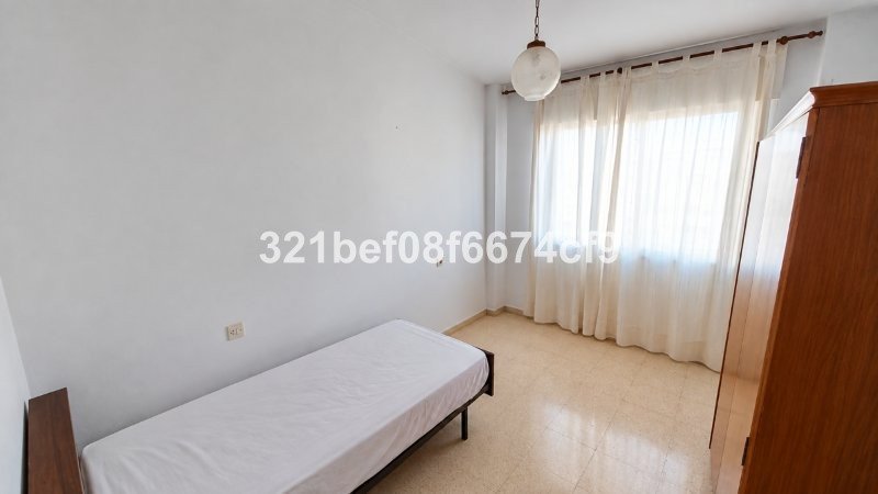 3 Bed Middle Floor Apartment in Teatinos