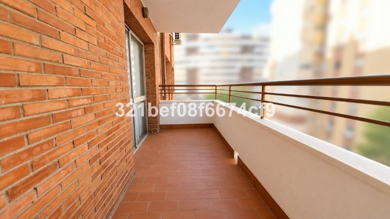 3 Bed Middle Floor Apartment in Teatinos