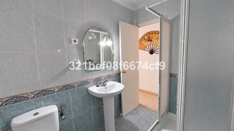 3 Bed Middle Floor Apartment in Teatinos