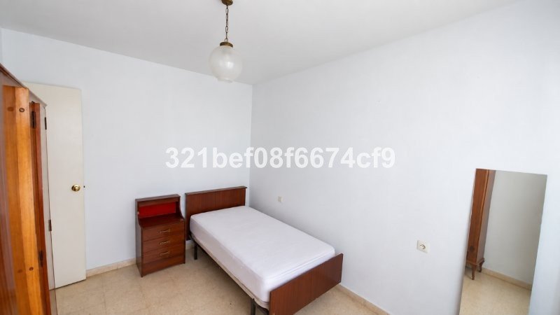 3 Bed Middle Floor Apartment in Teatinos
