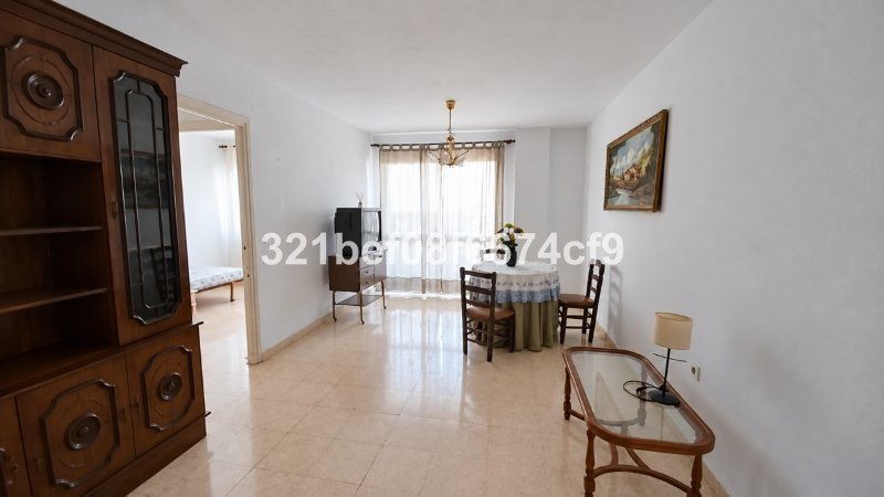 3 Bed Middle Floor Apartment in Teatinos