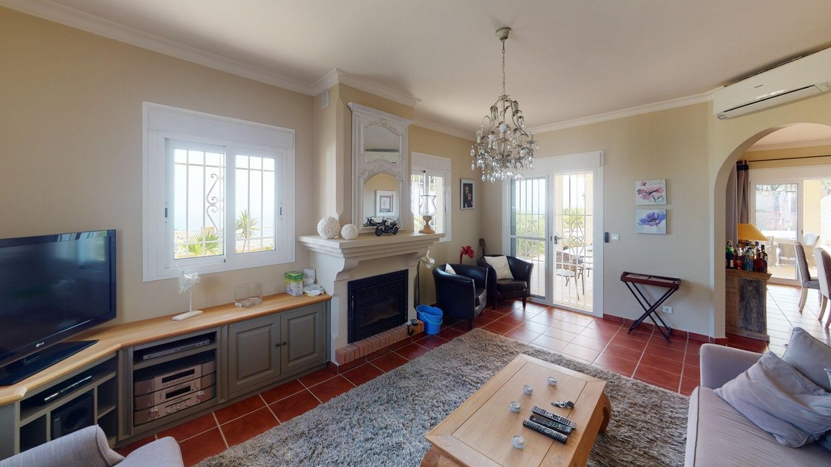 3 Bed Detached Villa in Arenas
