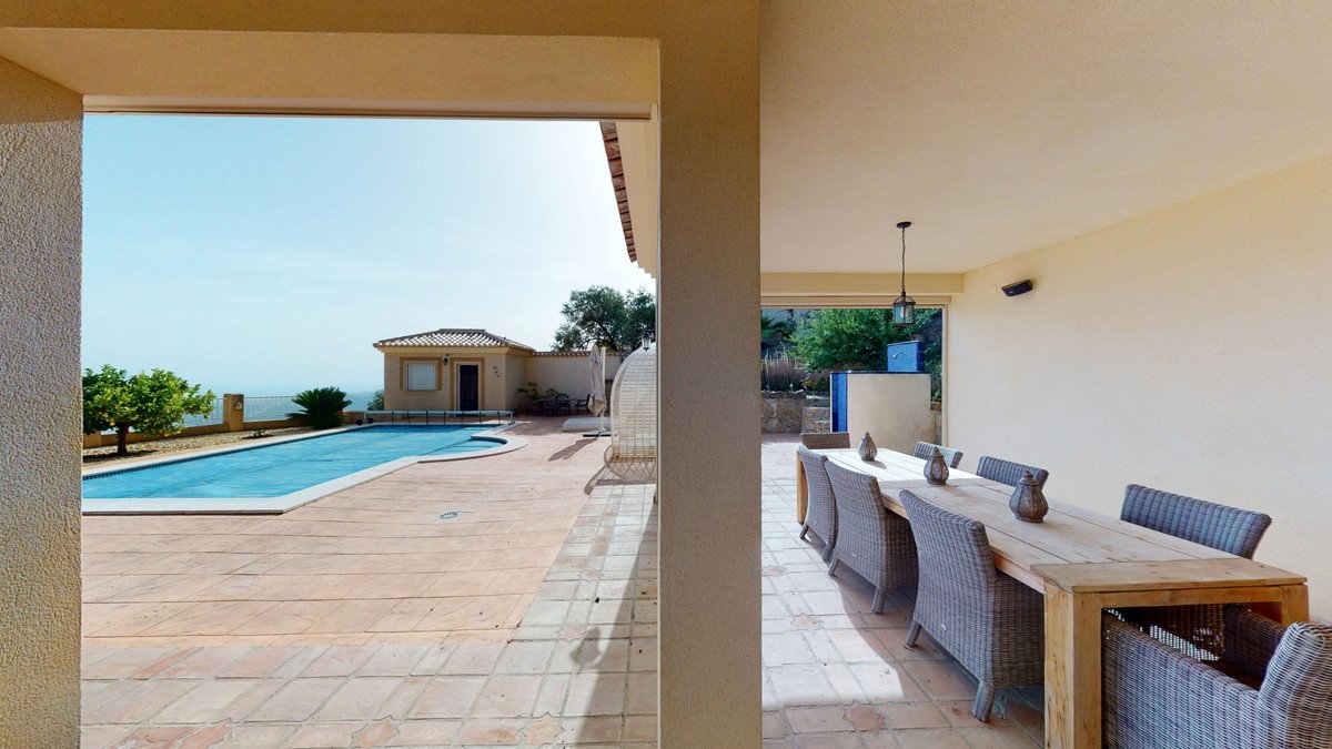 3 Bed Detached Villa in Arenas