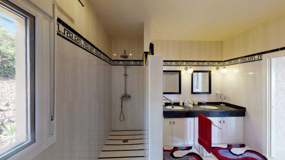 3 Bed Detached Villa in Arenas