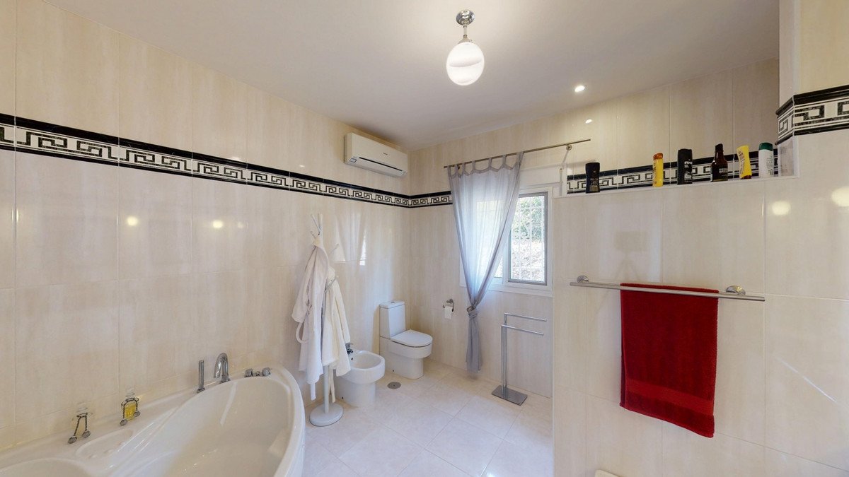 3 Bed Detached Villa in Arenas