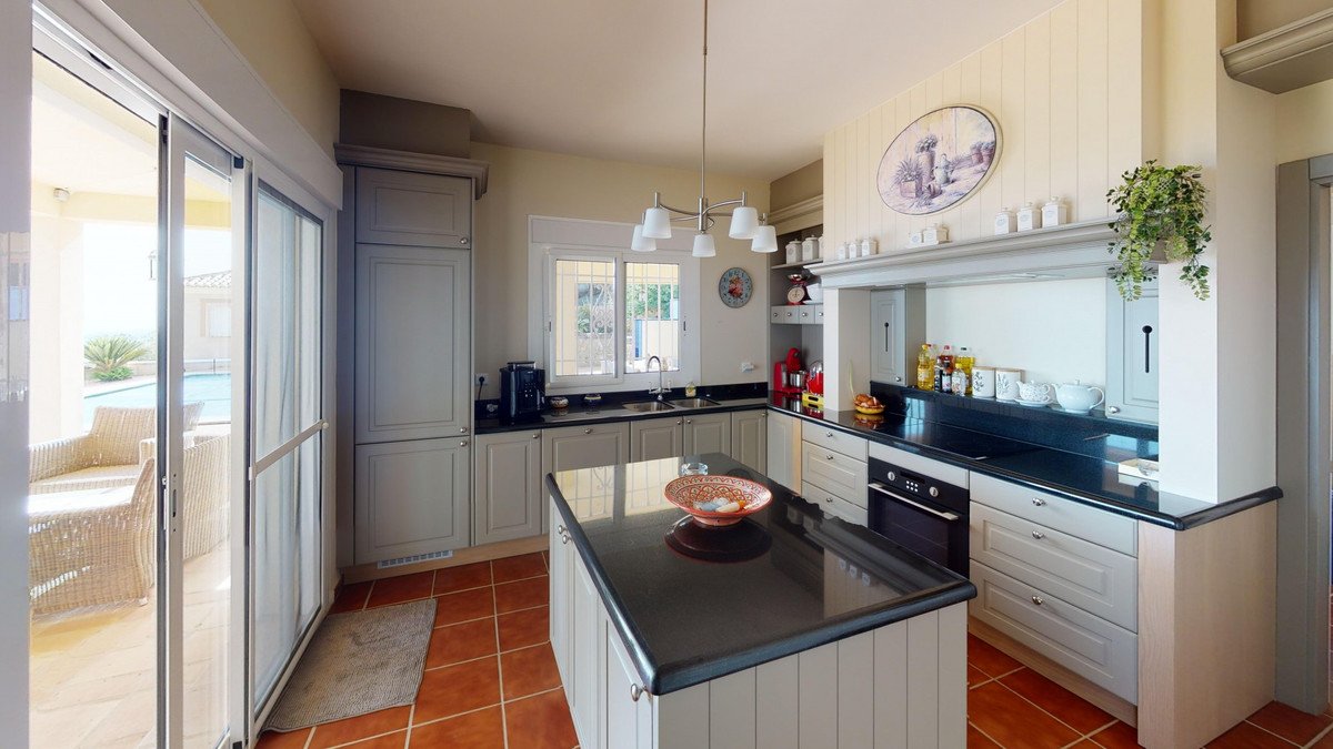 3 Bed Detached Villa in Arenas