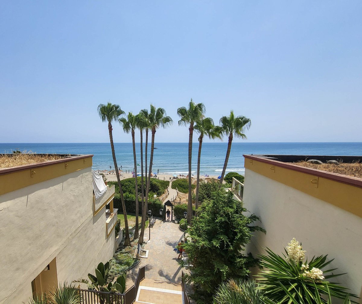 1 Bed Middle Floor Studio in Elviria