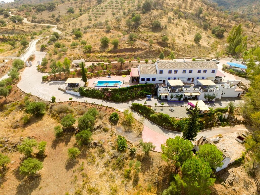 15 Bed Hotel in Guaro