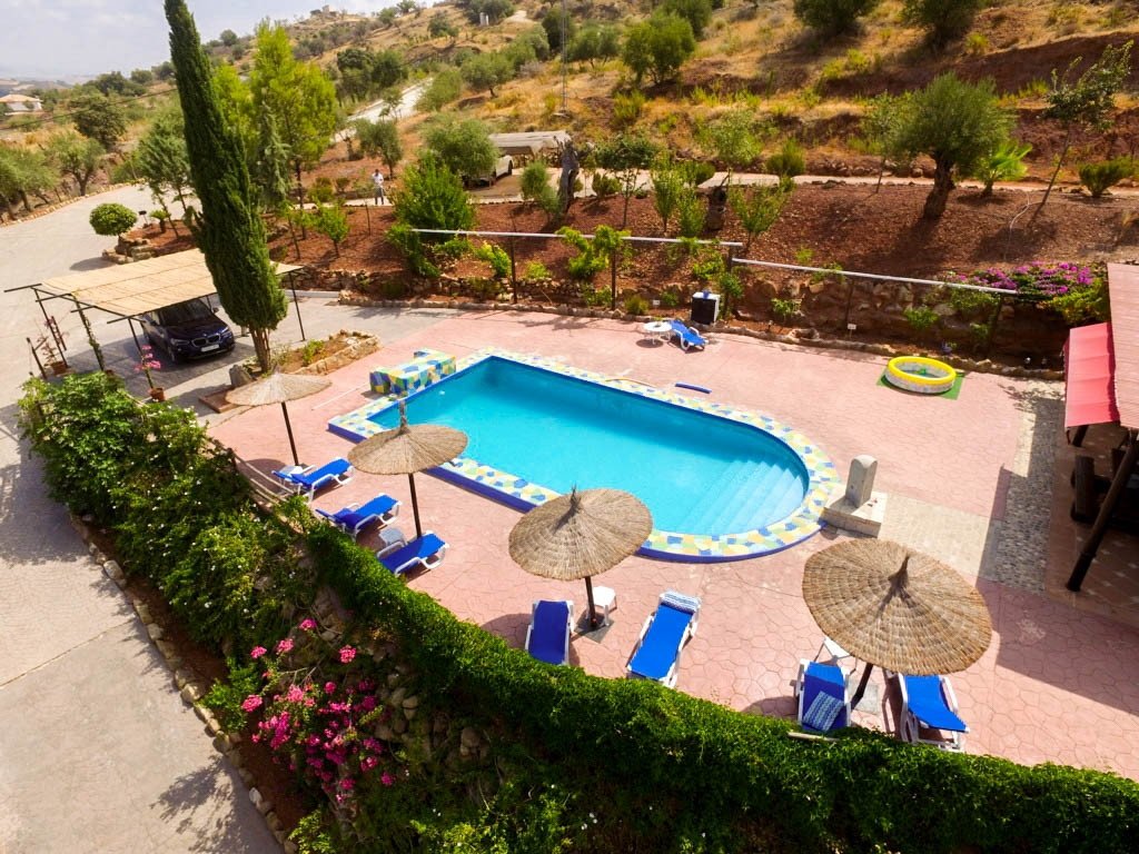 15 Bed Hotel in Guaro