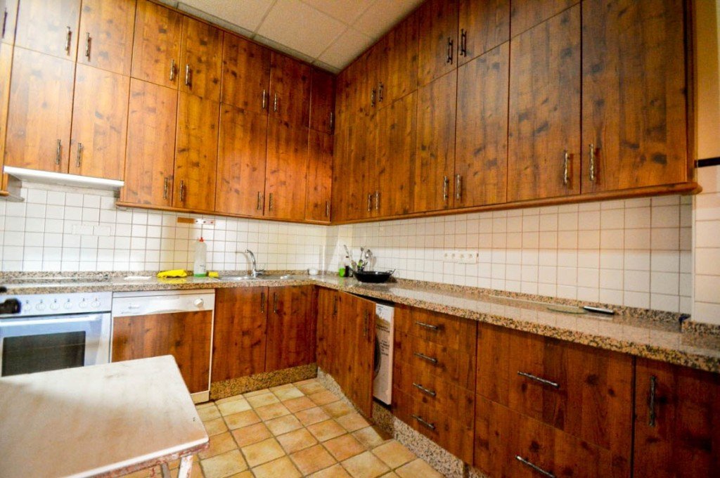 15 Bed Hotel in Guaro