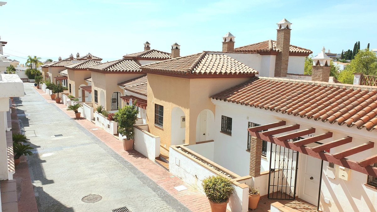 2 Bed Ground Floor Apartment in Nerja