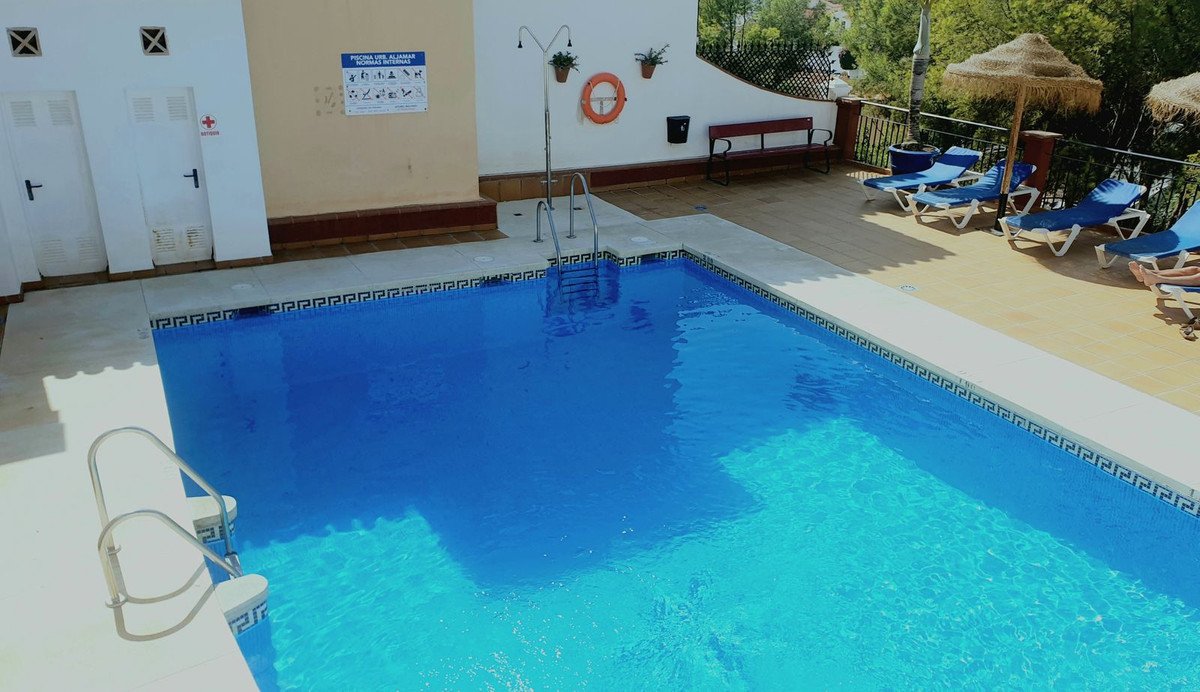 2 Bed Ground Floor Apartment in Nerja