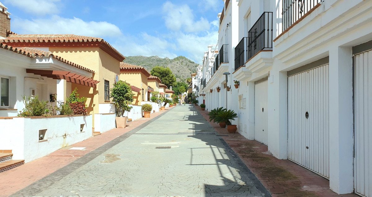 2 Bed Ground Floor Apartment in Nerja