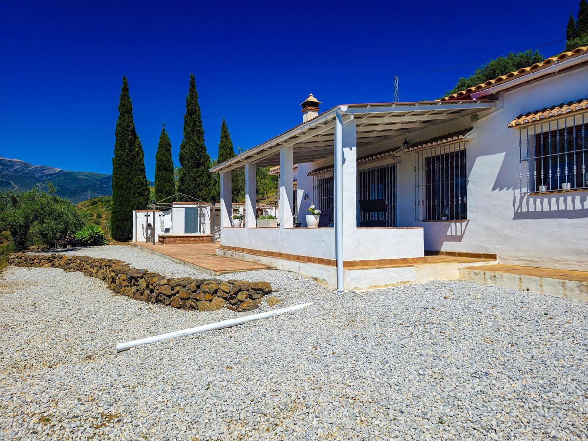 3 Bed Detached Villa in Arenas