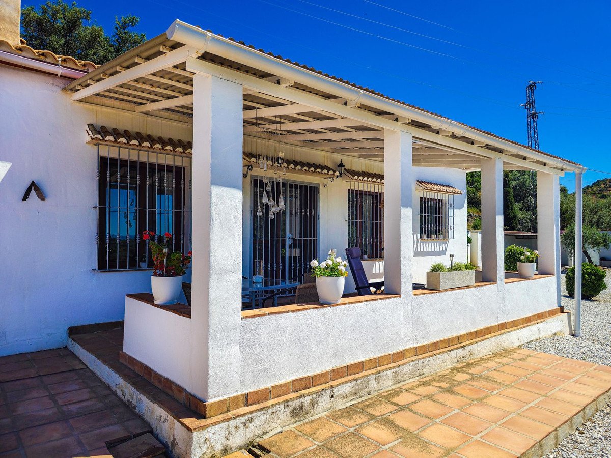 3 Bed Detached Villa in Arenas