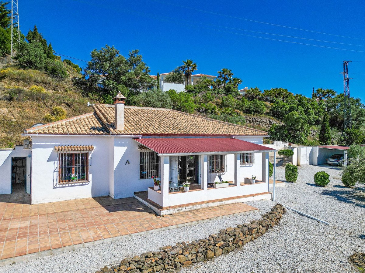 3 Bed Detached Villa in Arenas