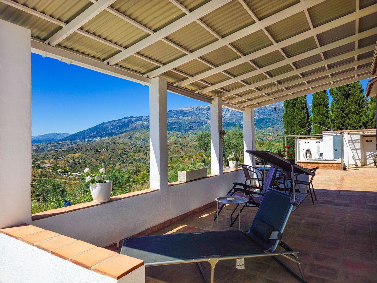 3 Bed Detached Villa in Arenas