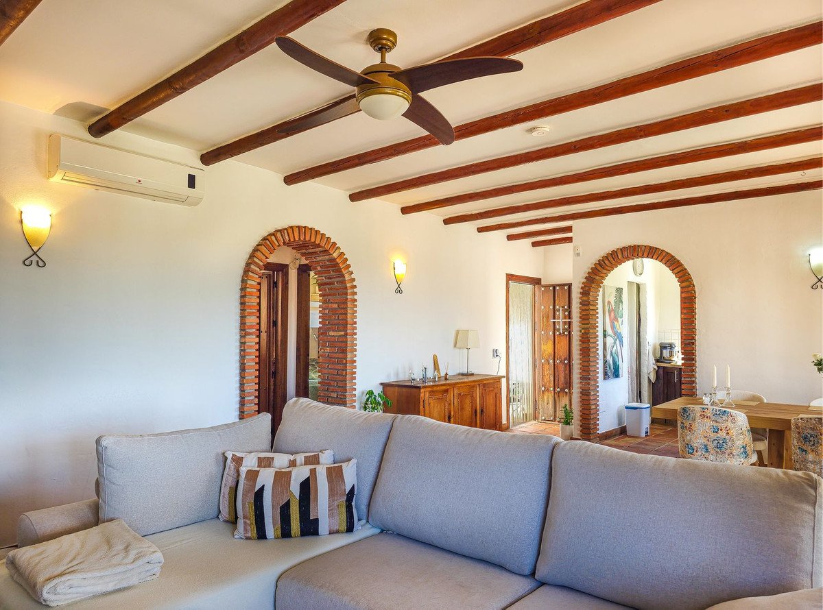 3 Bed Detached Villa in Arenas