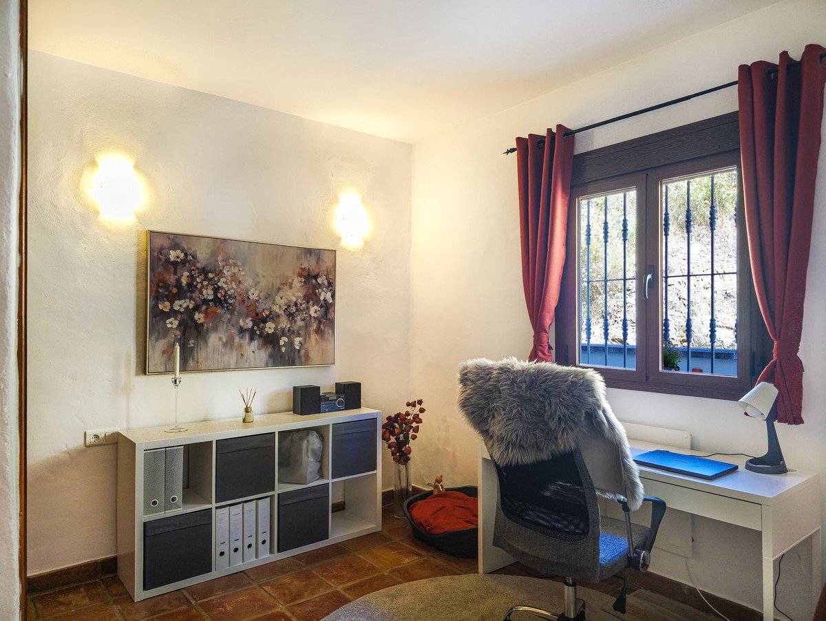 3 Bed Detached Villa in Arenas