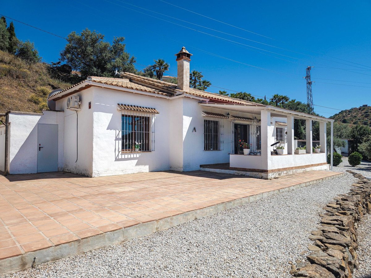 3 Bed Detached Villa in Arenas