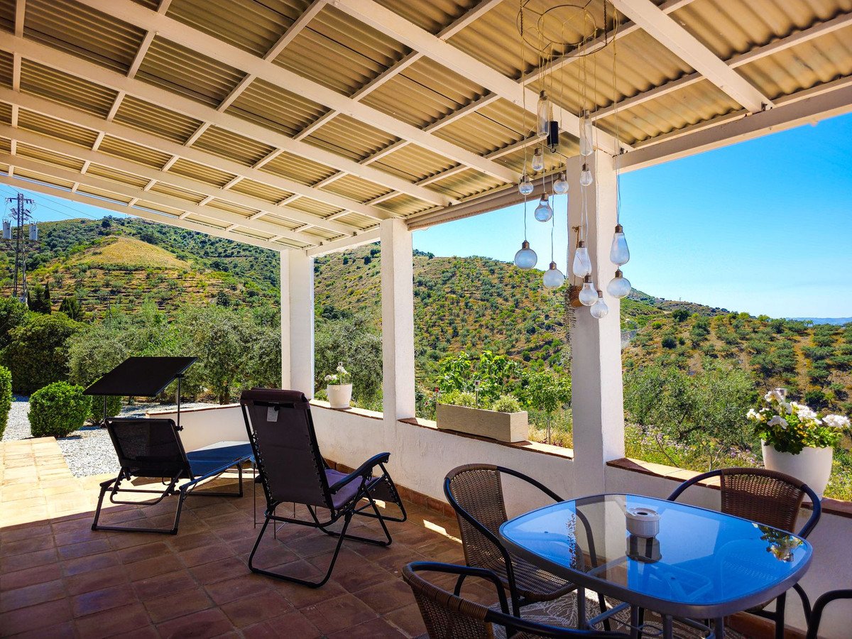 3 Bed Detached Villa in Arenas