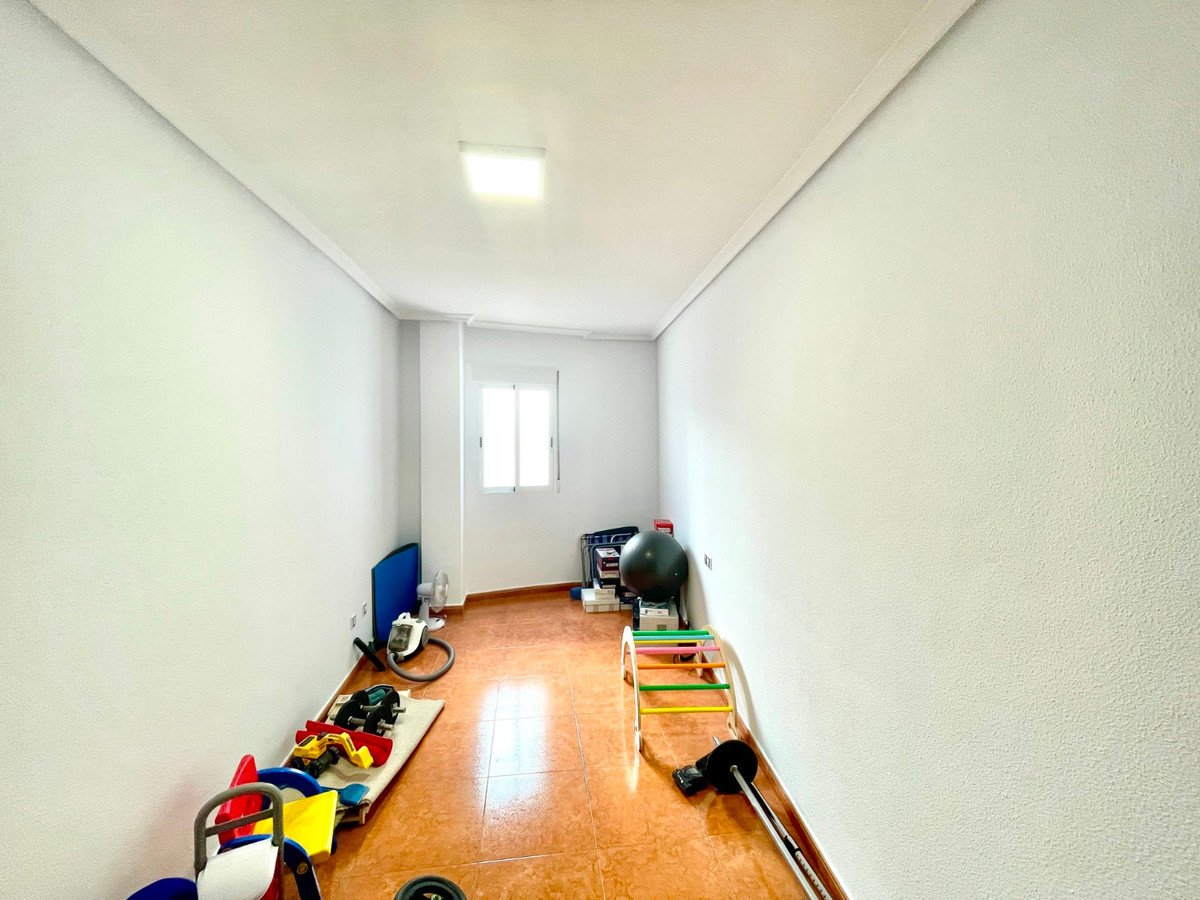 3 Bed Middle Floor Apartment in Catral