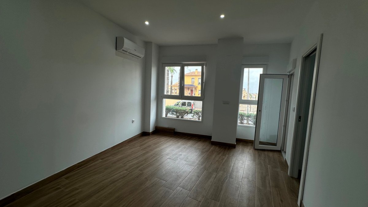 1 Bed Middle Floor Apartment in Torrevieja