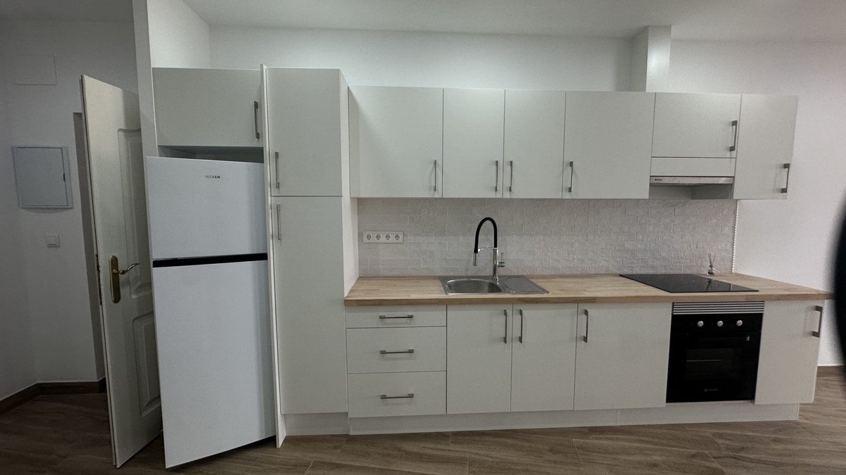 1 Bed Middle Floor Apartment in Torrevieja