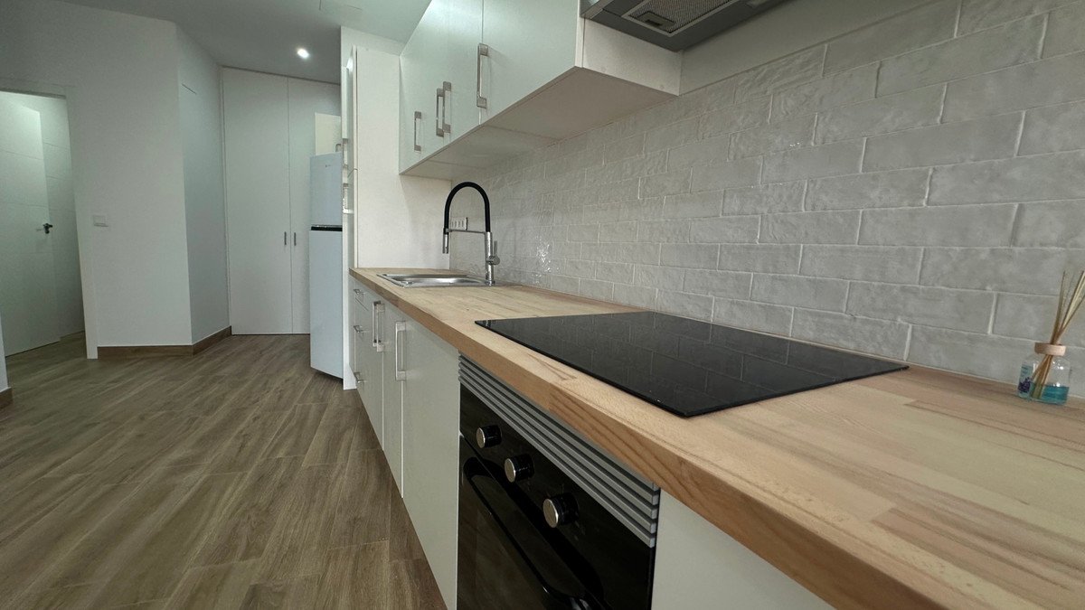 1 Bed Middle Floor Apartment in Torrevieja