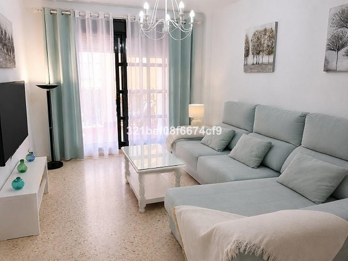 2 Bed Middle Floor Apartment in San Luis de Sabinillas