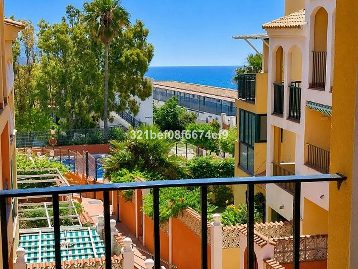 2 Bed Middle Floor Apartment in San Luis de Sabinillas