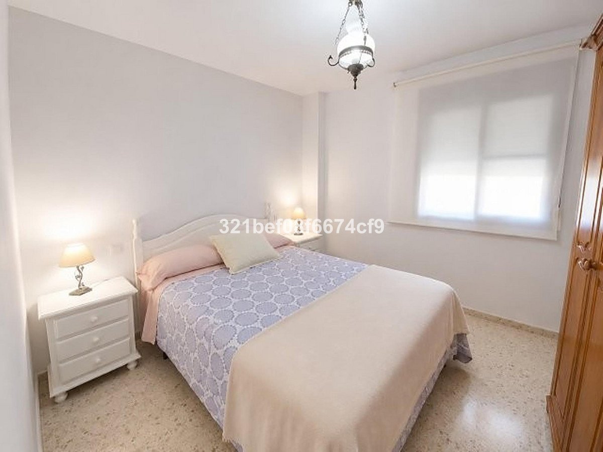 2 Bed Middle Floor Apartment in San Luis de Sabinillas