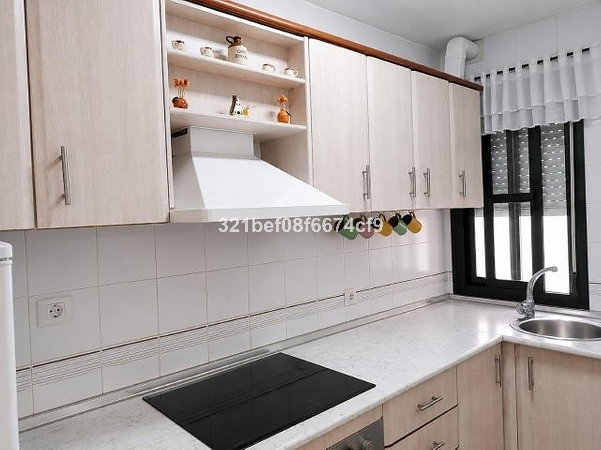 2 Bed Middle Floor Apartment in San Luis de Sabinillas