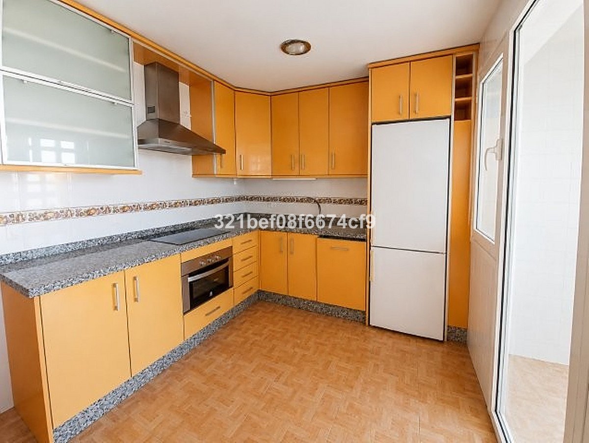 2 Bed Top Floor Apartment in San Luis de Sabinillas
