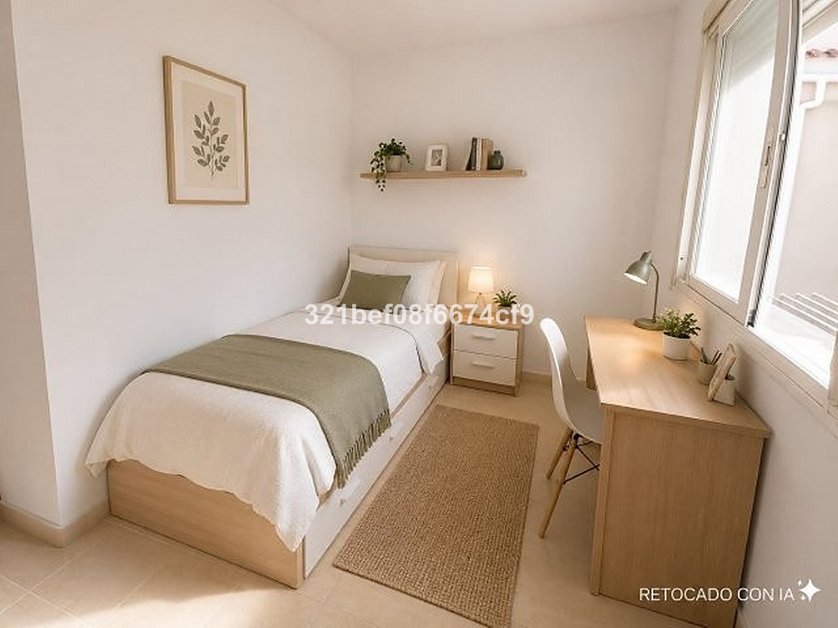 2 Bed Top Floor Apartment in San Luis de Sabinillas