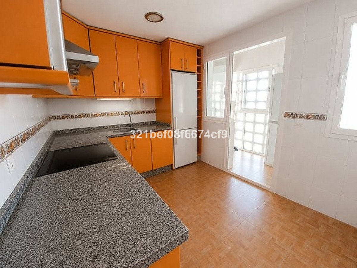2 Bed Top Floor Apartment in San Luis de Sabinillas