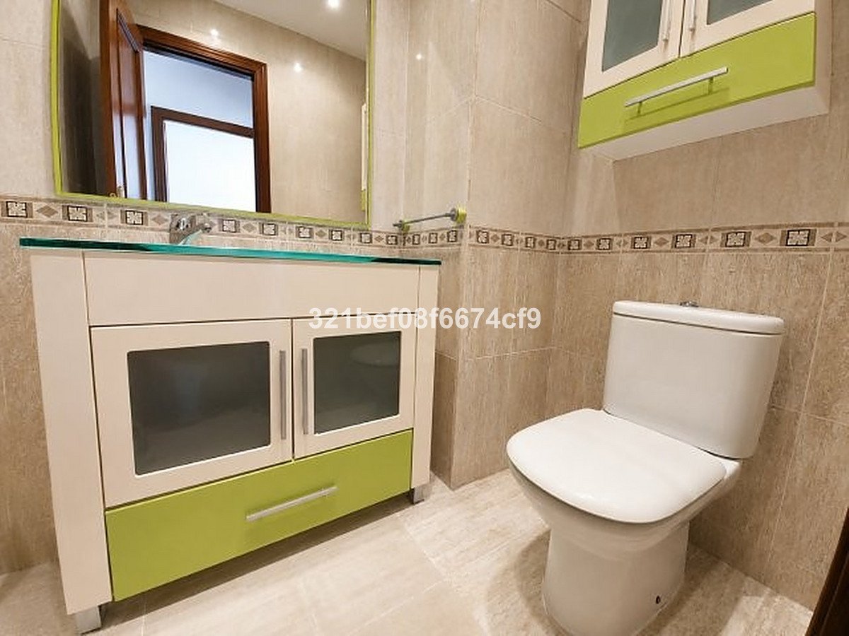 2 Bed Top Floor Apartment in San Luis de Sabinillas
