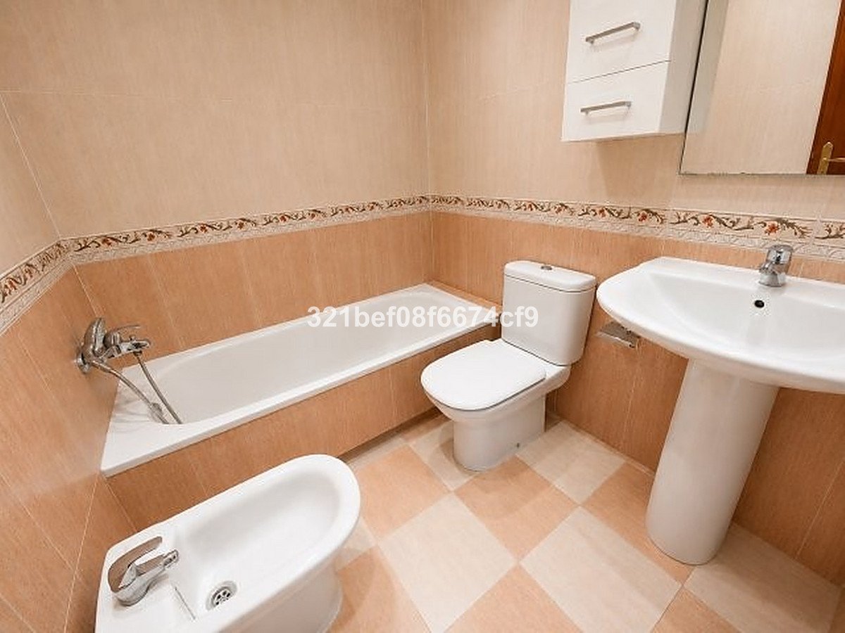 2 Bed Top Floor Apartment in San Luis de Sabinillas