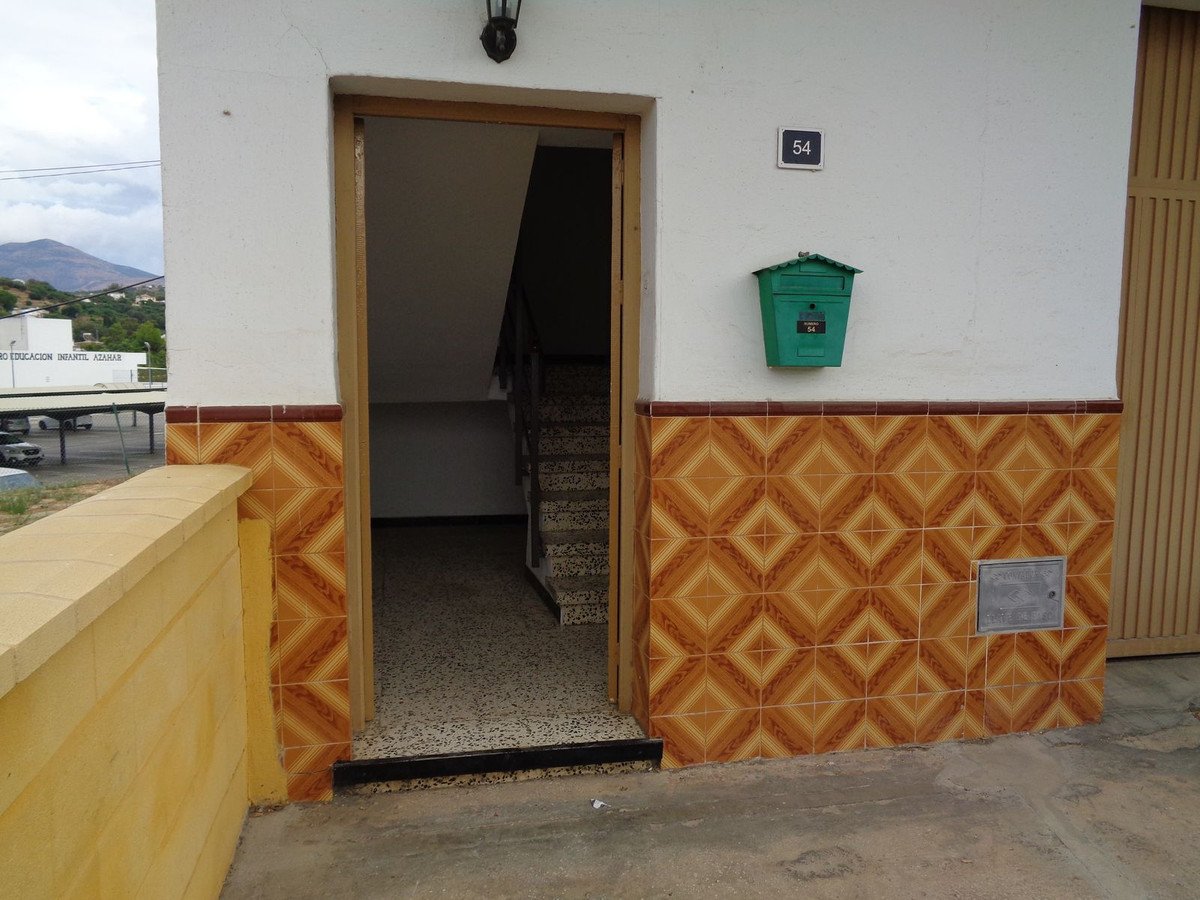 3 Bed Semi-Detached House in Coín
