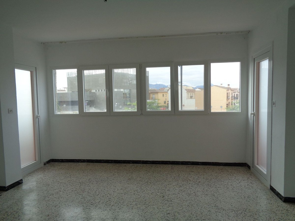 3 Bed Semi-Detached House in Coín