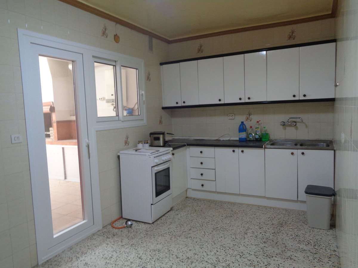 3 Bed Semi-Detached House in Coín