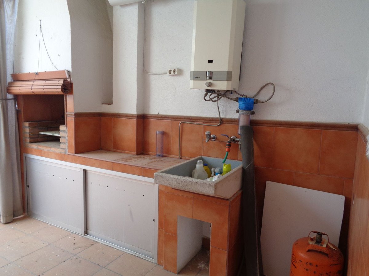 3 Bed Semi-Detached House in Coín