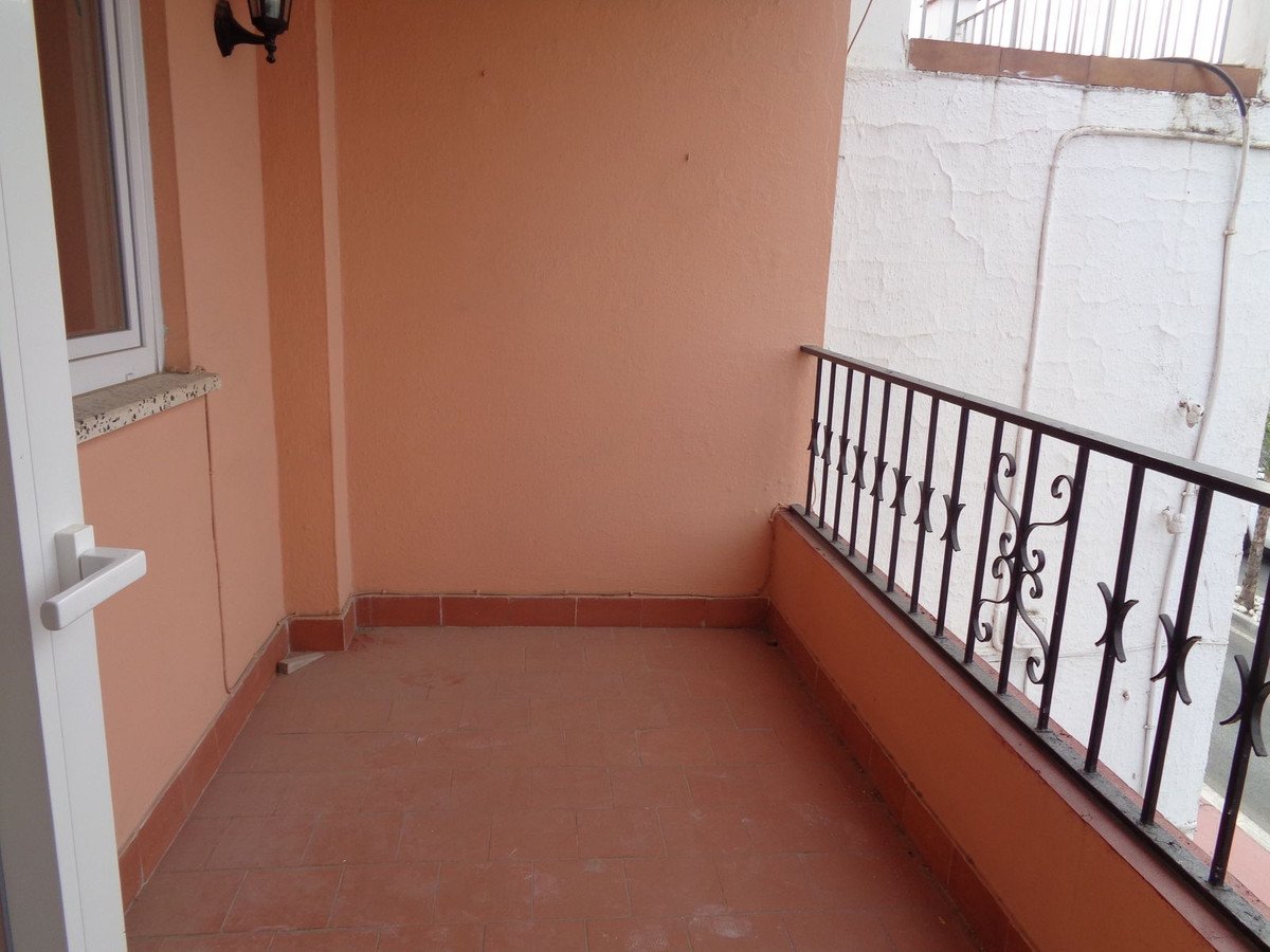 3 Bed Semi-Detached House in Coín