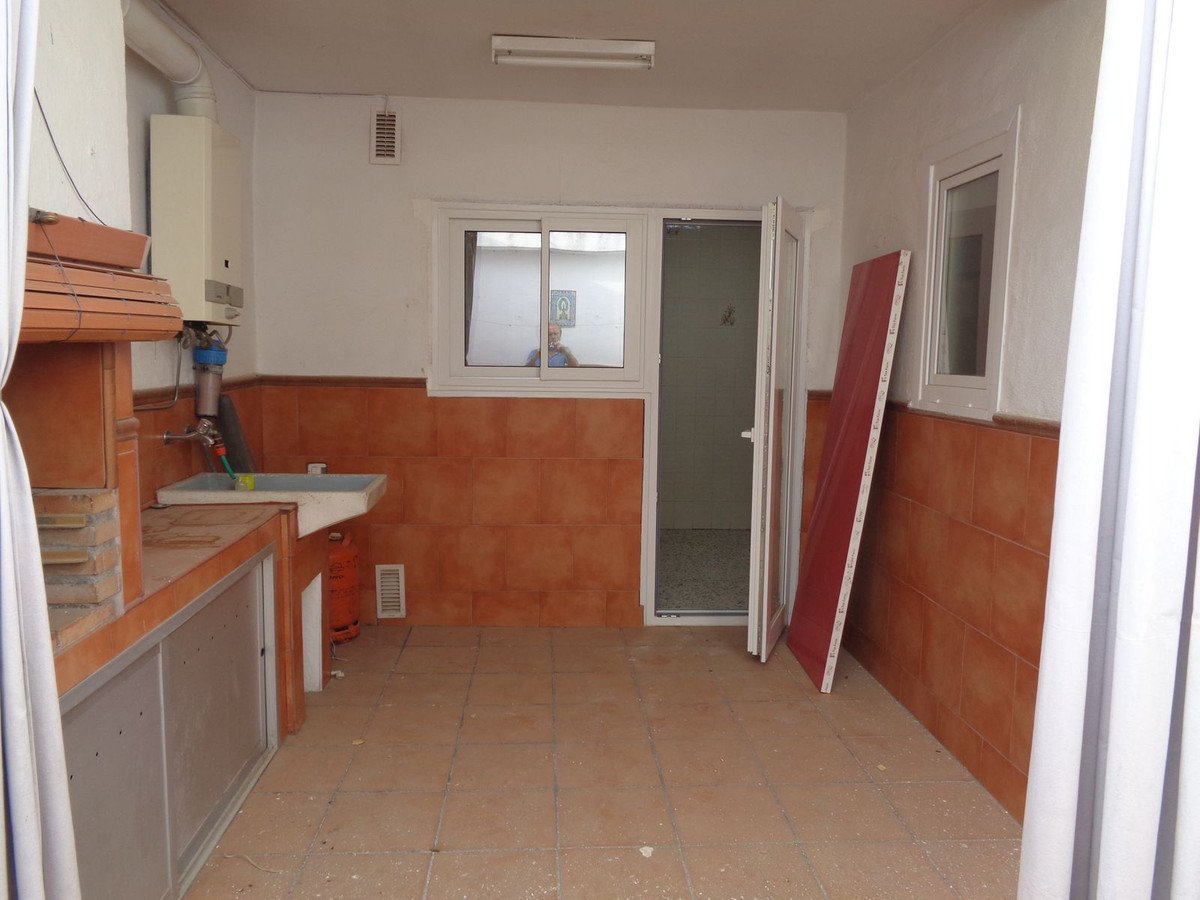 3 Bed Semi-Detached House in Coín