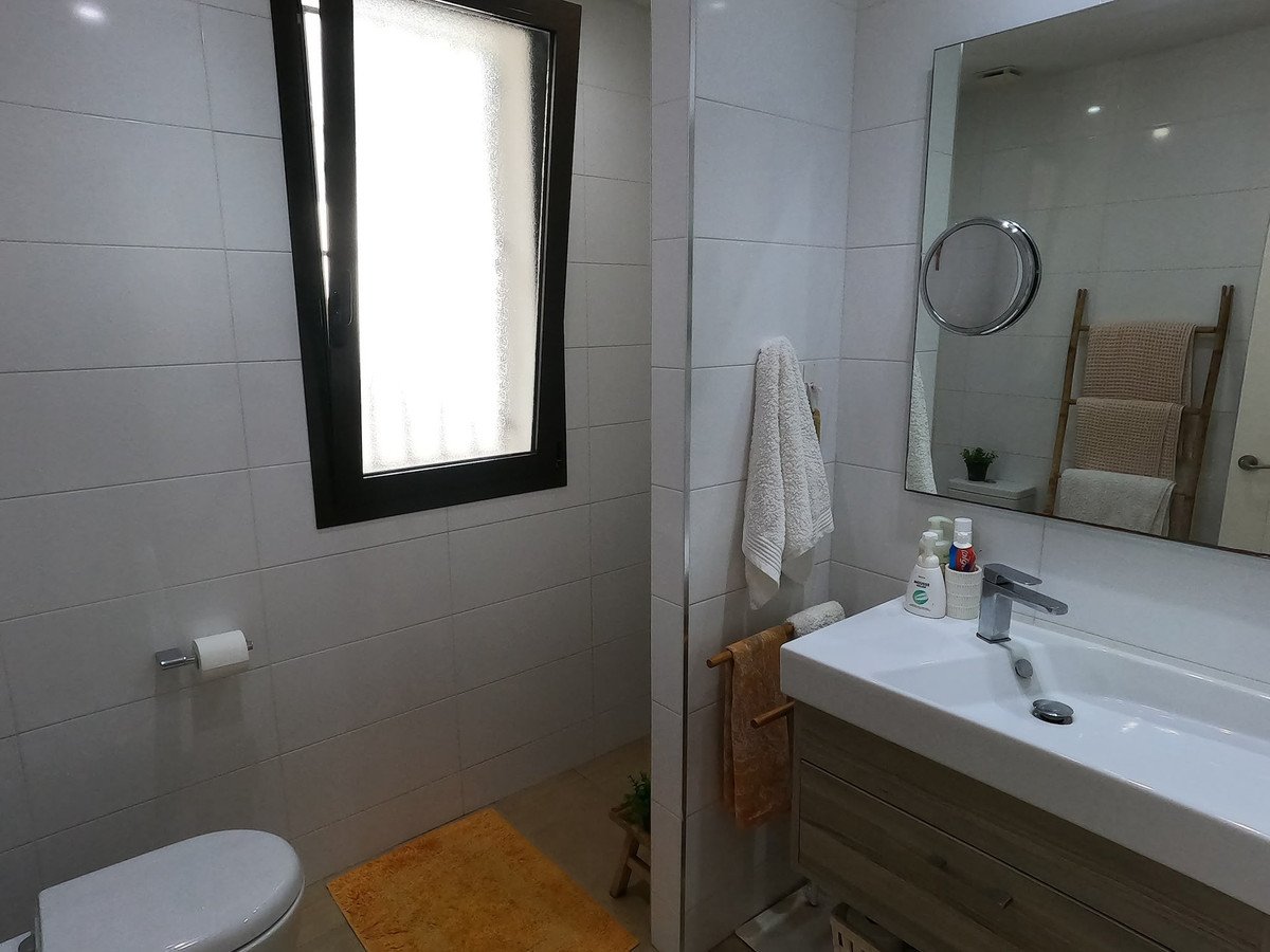 2 Bed Ground Floor Apartment in La Finca Golf