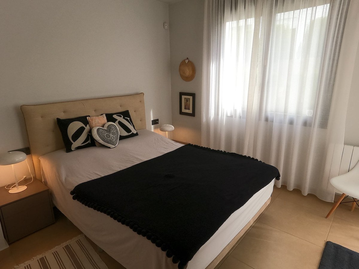 2 Bed Ground Floor Apartment in La Finca Golf
