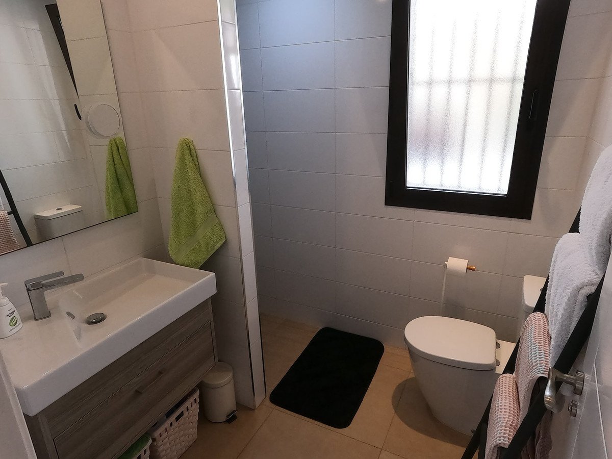 2 Bed Ground Floor Apartment in La Finca Golf