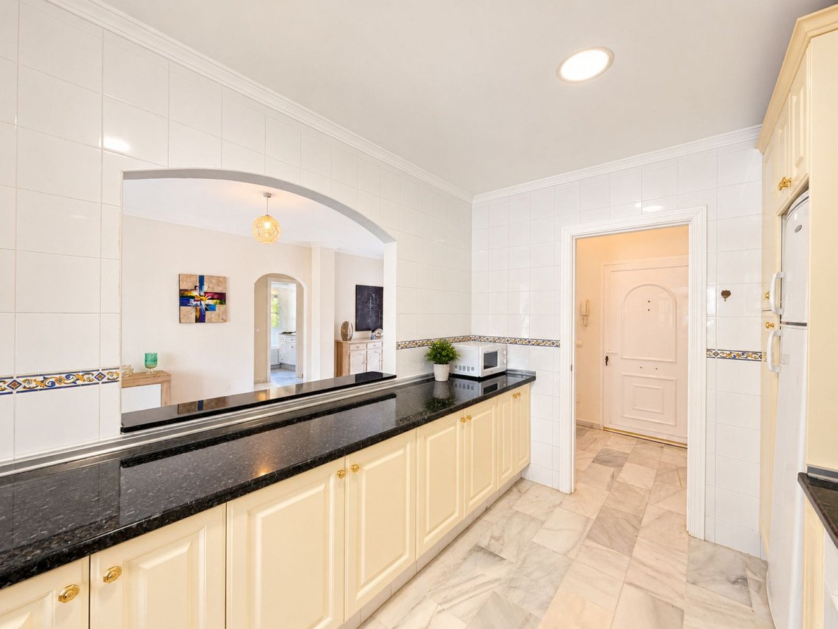 2 Bed Ground Floor Apartment in Estepona