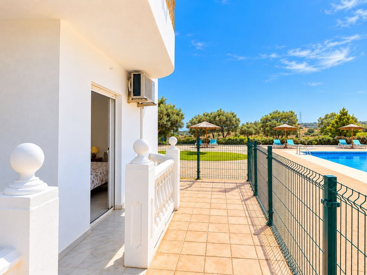 2 Bed Ground Floor Apartment in Estepona