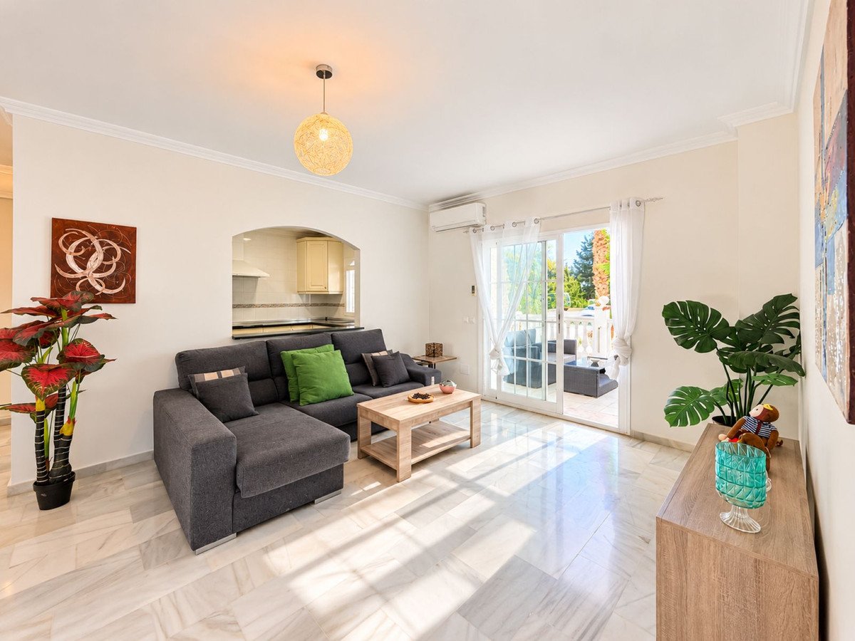 2 Bed Ground Floor Apartment in Estepona